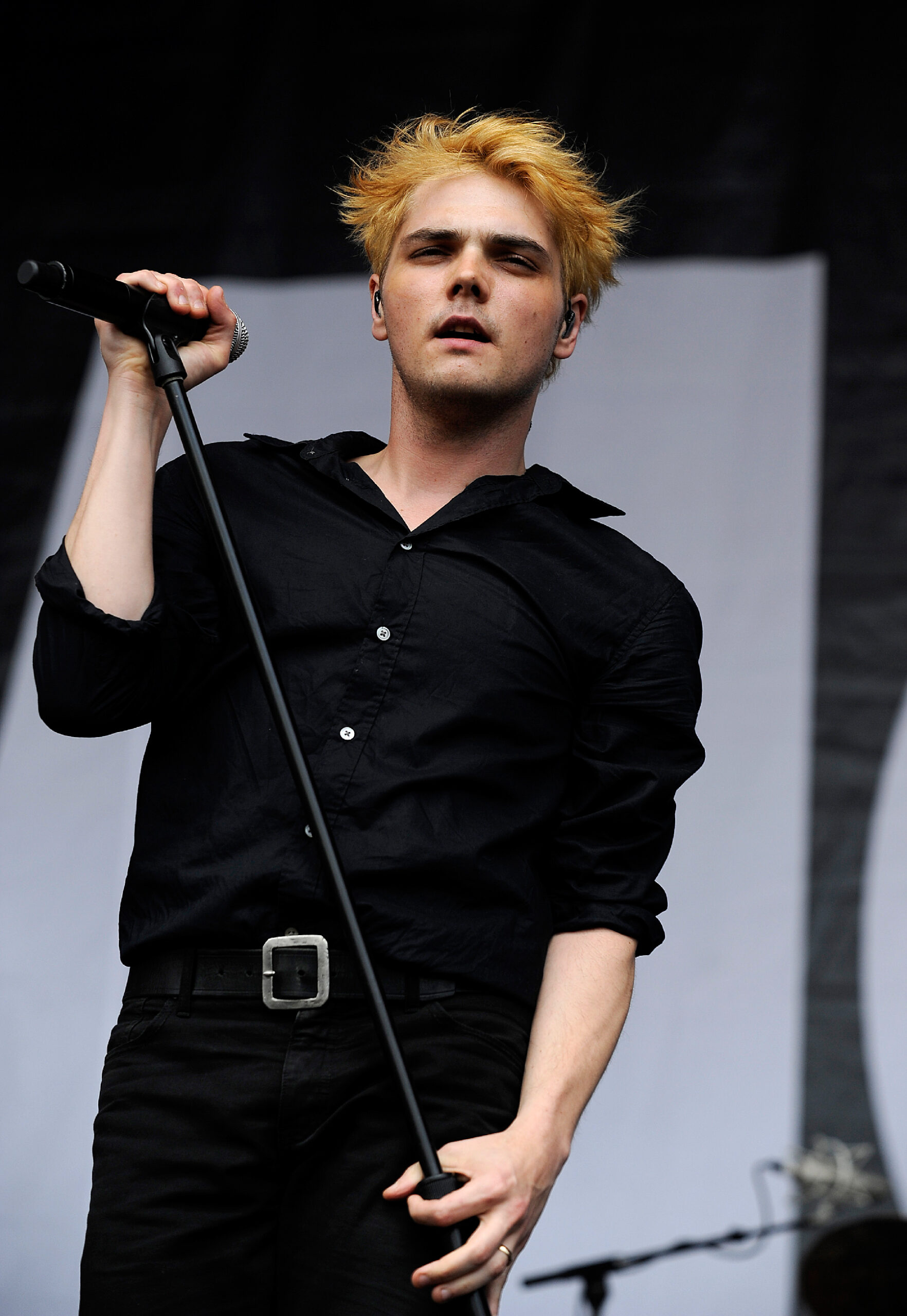 Gerard Way Shares Details Of Debut Solo LP Hesitant Alien Rolling Gerard Way Shares Details Of Debut Solo LP Hesitant Alien Rolling